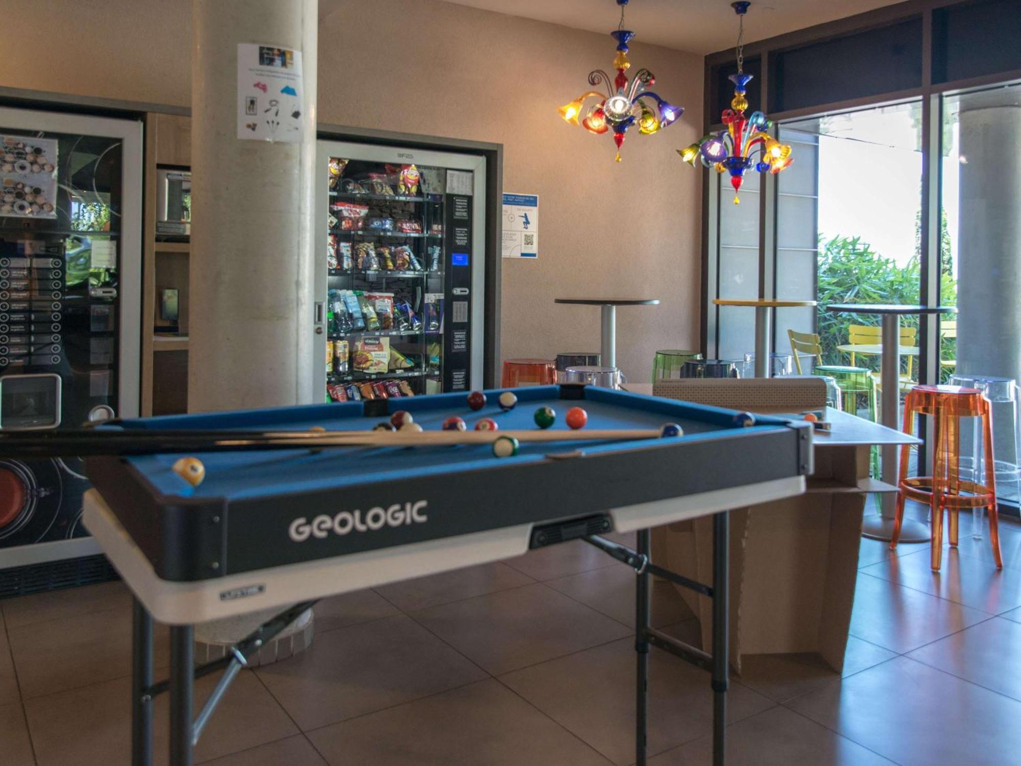 Ibis Budget Archamps Porte De Geneve Экстерьер фото