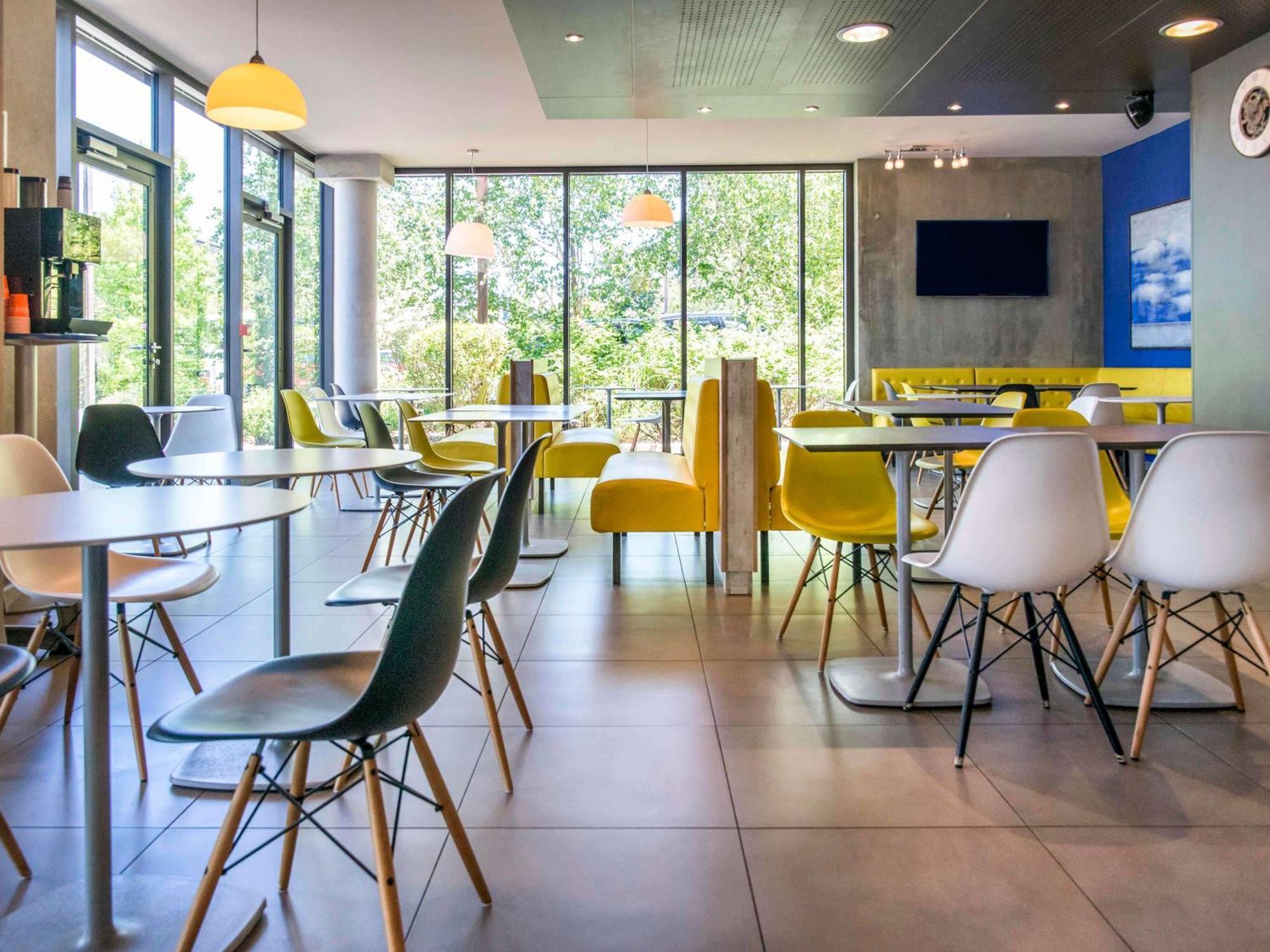 Ibis Budget Archamps Porte De Geneve Экстерьер фото