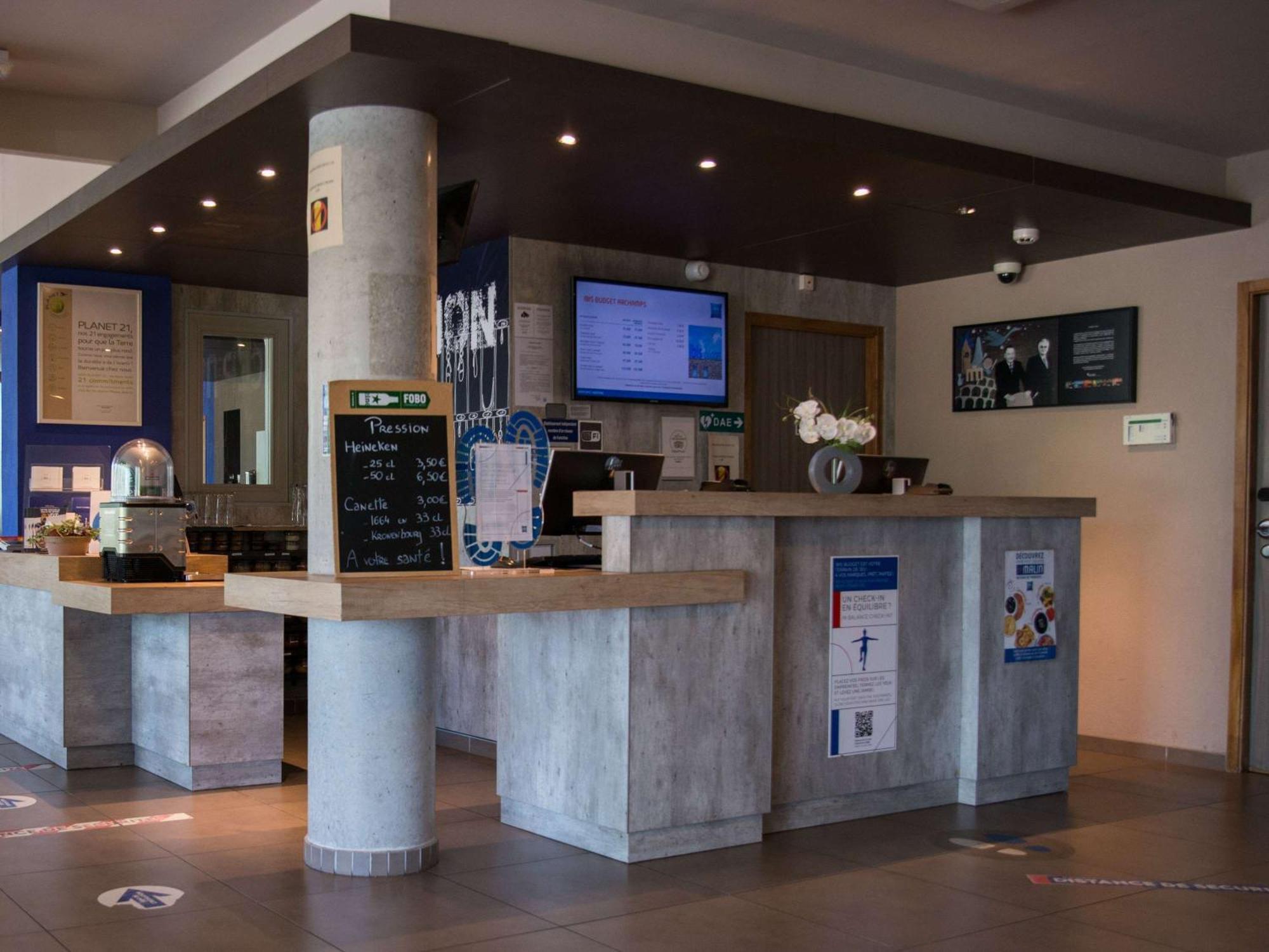 Ibis Budget Archamps Porte De Geneve Экстерьер фото