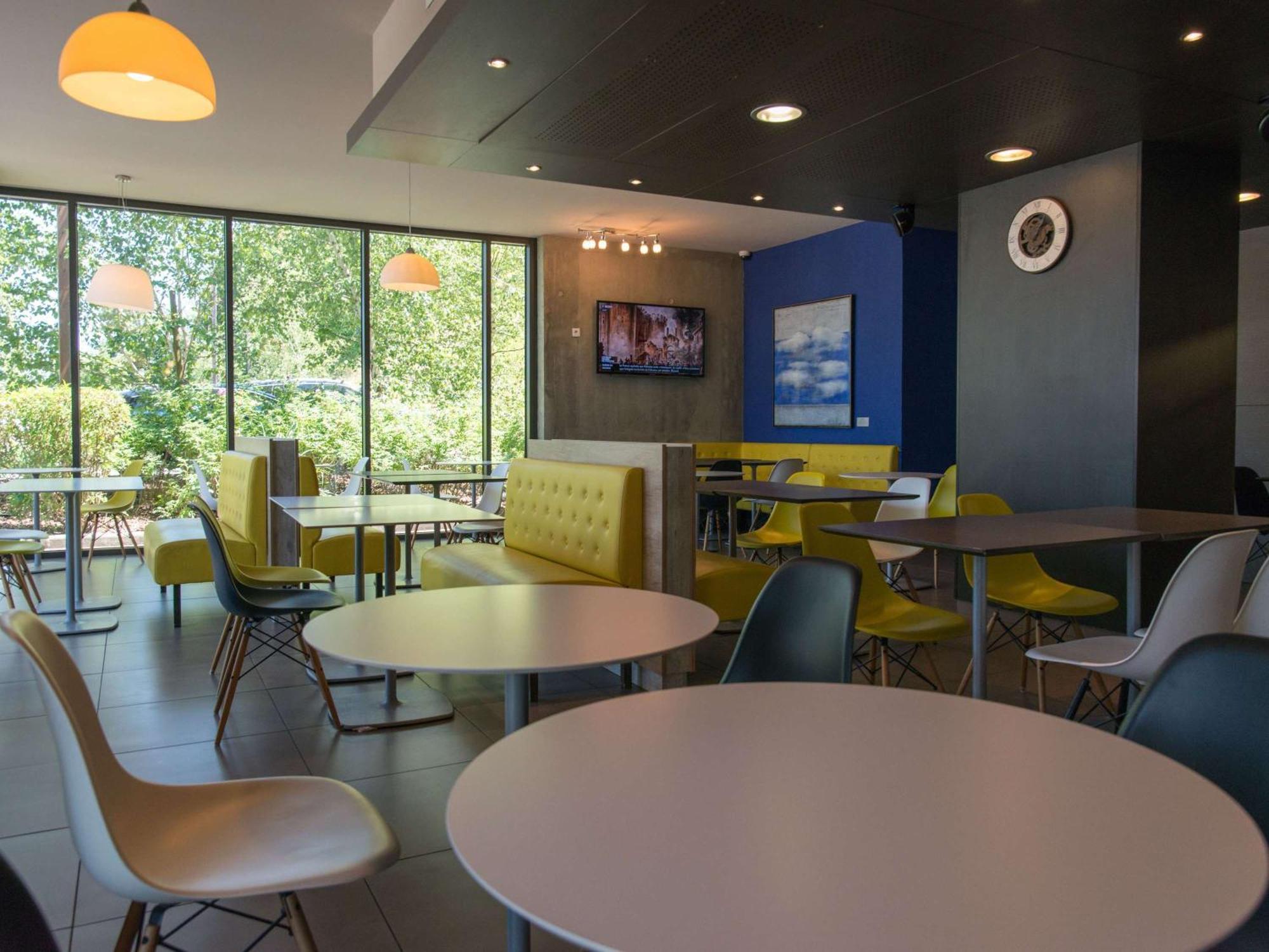 Ibis Budget Archamps Porte De Geneve Экстерьер фото