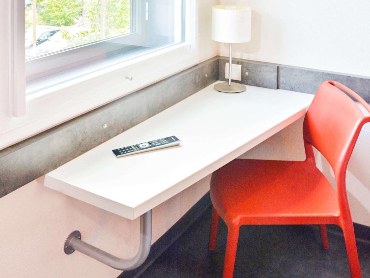 Ibis Budget Archamps Porte De Geneve Экстерьер фото
